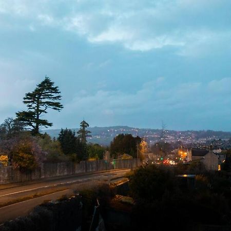 Georgian Gem Free Parking &Views Apartment Bath Luaran gambar