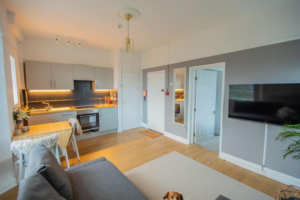 Georgian Gem Free Parking &Views Apartment Bath Luaran gambar